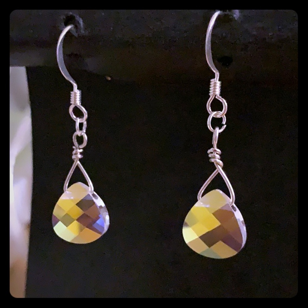NWT Hand Beaded Swarovski crystal drop earrings
